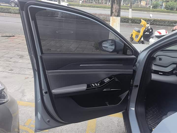 Фото 7 - Geely Galaxy L6