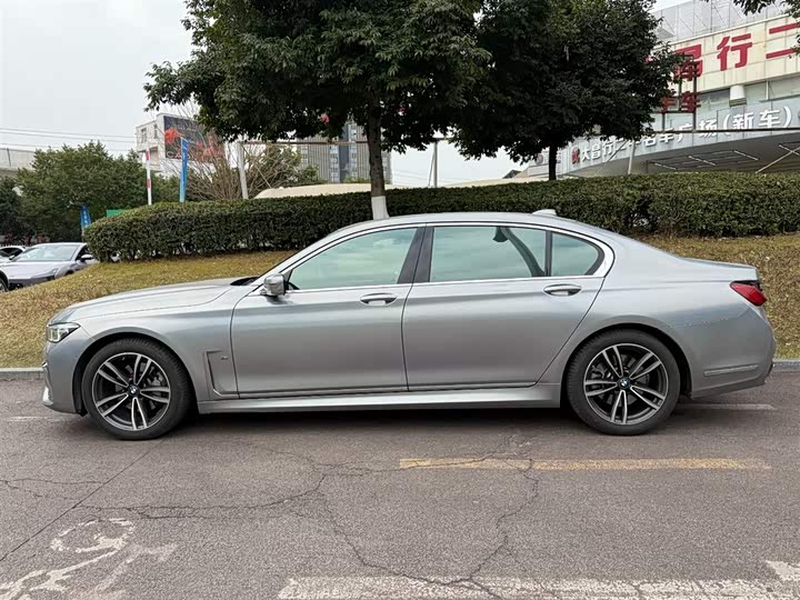 Фото 3 - BMW 7 Series
