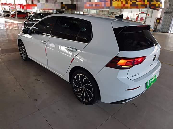 Фото 5 - Volkswagen Golf