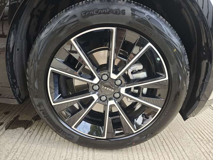 Фото 5 - Zeekr X