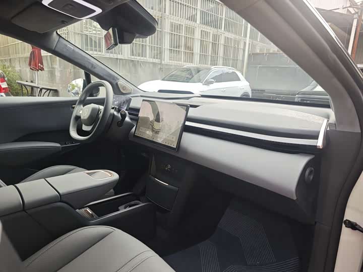 Фото 6 - Zeekr X