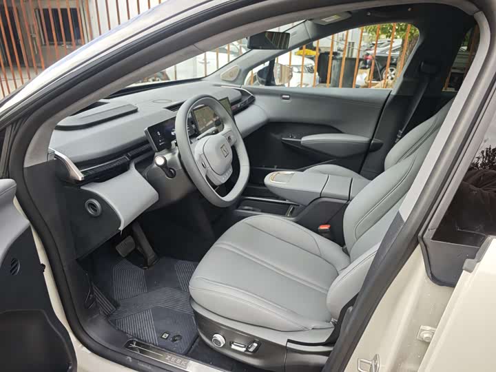 Фото 8 - Zeekr X