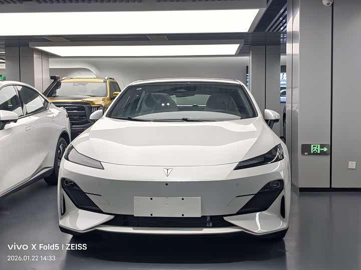 Фото 2 - Changan Deepal SL03