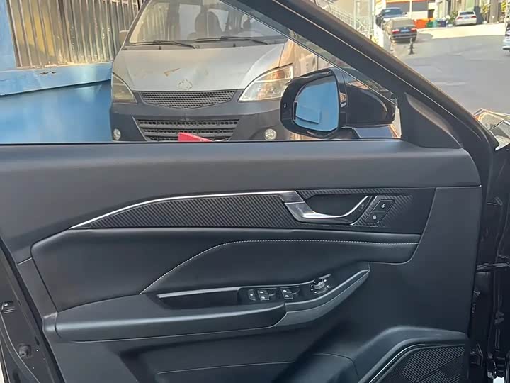 Фото 4 - Bestune B70