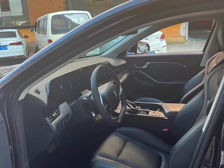 Фото 6 - Bestune B70