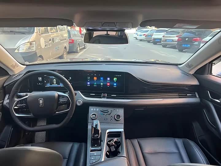 Фото 9 - Bestune B70