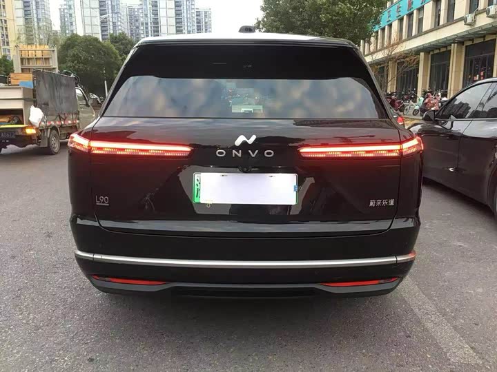 Фото 2 - Nio Onvo L90