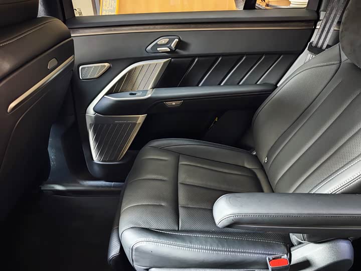 Фото 8 - Nio Onvo L90