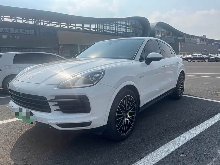 Фото 1 - Porsche Cayenne Hybrid