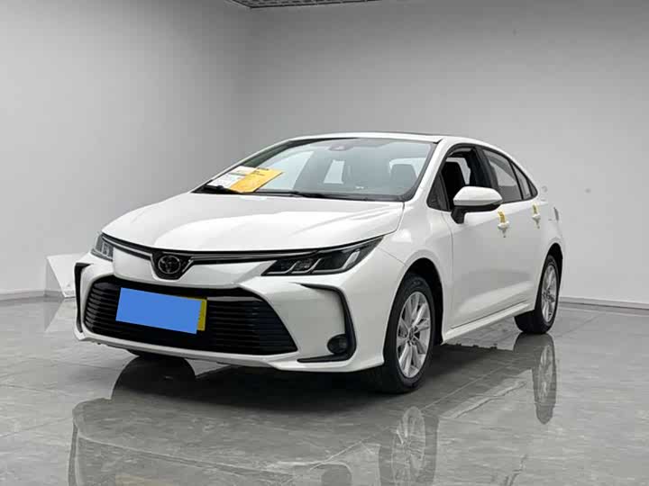 Фото 1 - Toyota Corolla