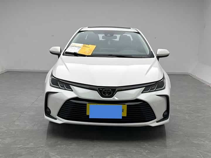 Фото 2 - Toyota Corolla