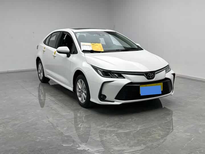 Фото 3 - Toyota Corolla