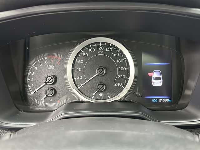 Фото 8 - Toyota Corolla