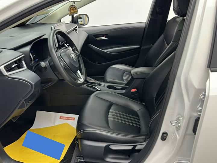 Фото 9 - Toyota Corolla