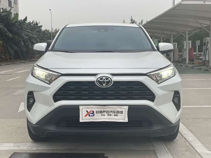 Фото 2 - Toyota RAV4