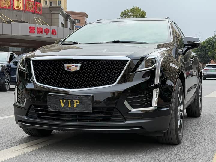 Фото 1 - Cadillac XT5