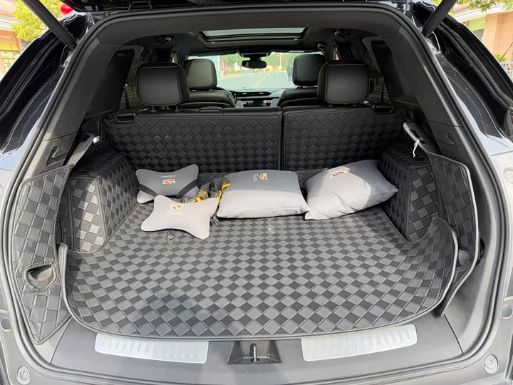 Фото 6 - Cadillac XT5