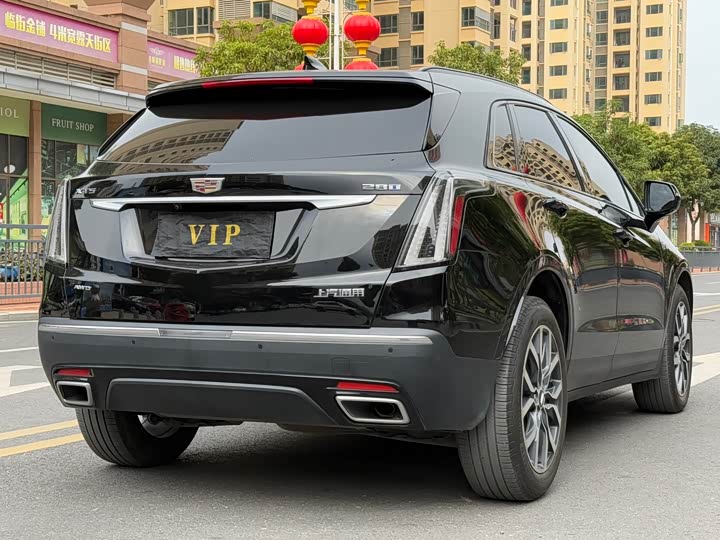 Фото 8 - Cadillac XT5