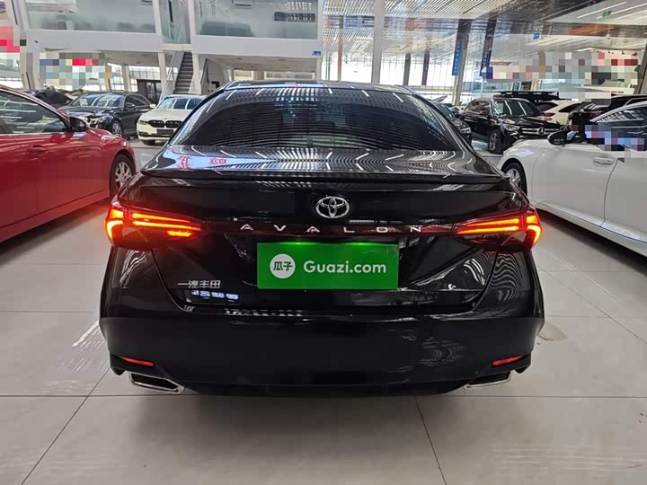 Фото 6 - Toyota Avalon