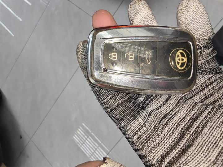 Фото 9 - Toyota Avalon