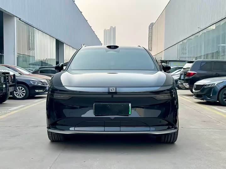 Фото 2 - Zeekr 7X