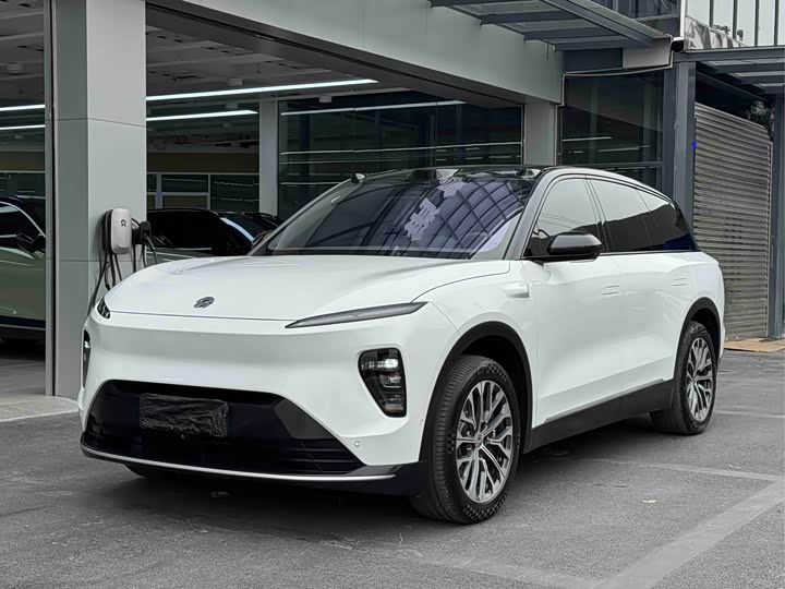 Фото 1 - Nio ES8