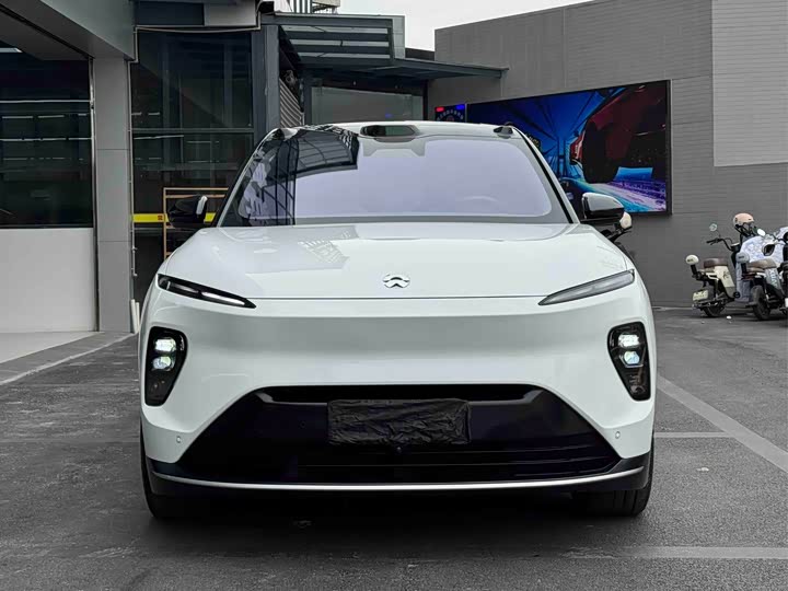 Фото 3 - Nio ES8