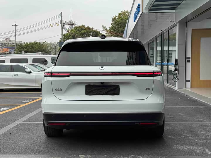 Фото 6 - Nio ES8