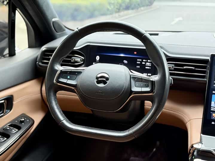 Фото 6 - Nio ES8