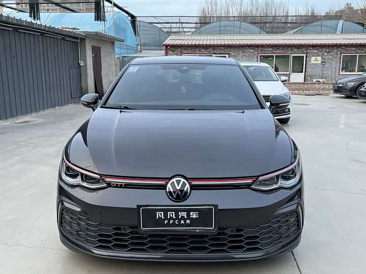 Фото 1 - Volkswagen Golf GTI