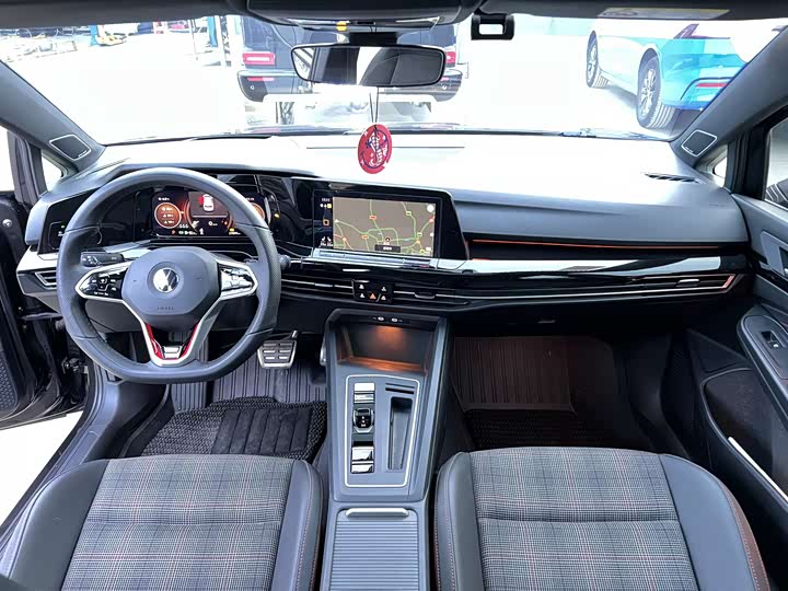 Фото 5 - Volkswagen Golf GTI