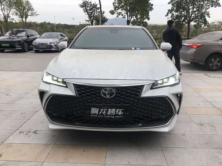 Фото 2 - Toyota Avalon