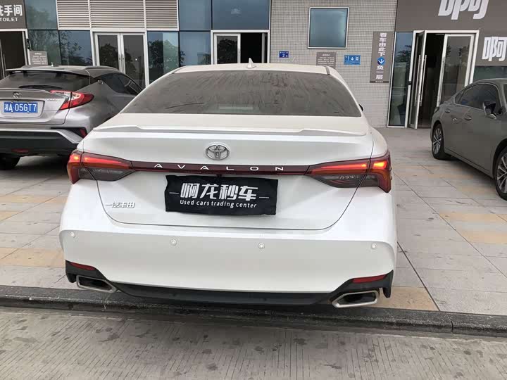 Фото 7 - Toyota Avalon