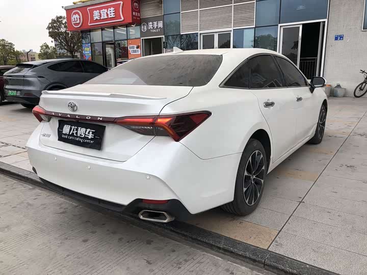 Фото 9 - Toyota Avalon