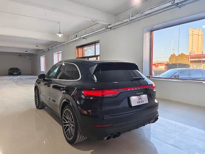 Фото 4 - Porsche Cayenne Hybrid