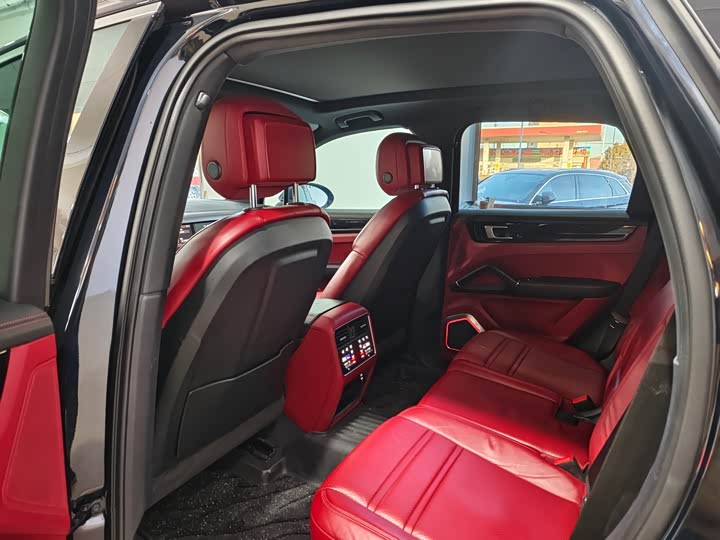 Фото 8 - Porsche Cayenne Hybrid