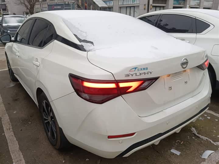 Фото 5 - Nissan Sylphy