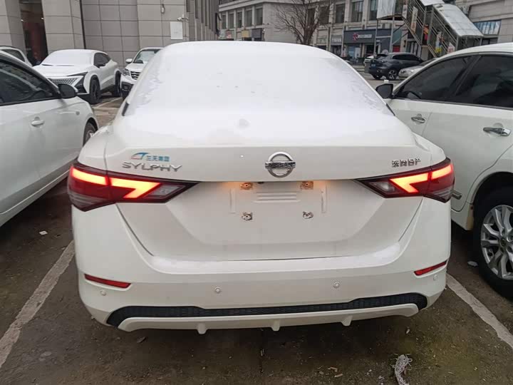 Фото 6 - Nissan Sylphy