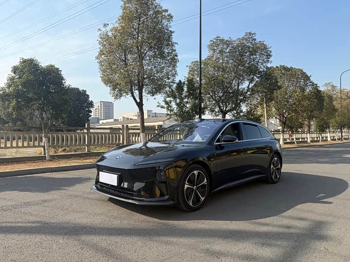 Фото 1 - Nio ET5T