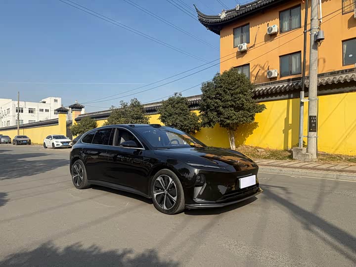 Фото 3 - Nio ET5T