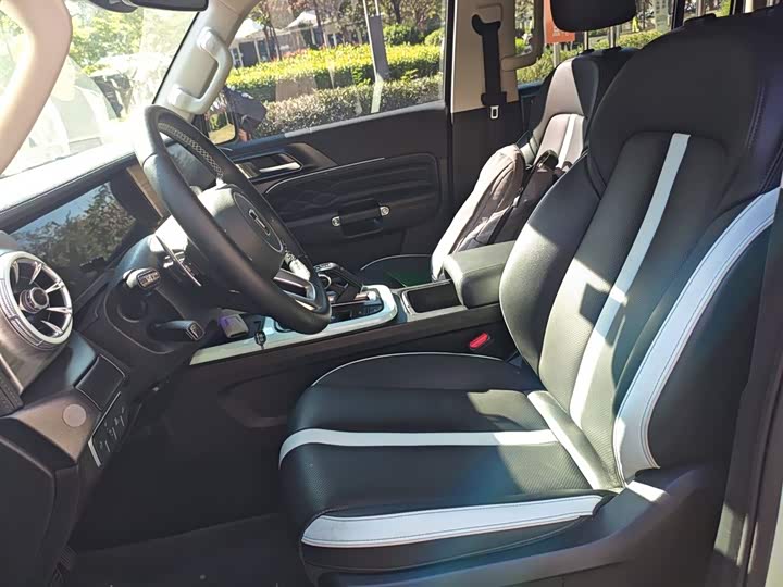 Фото 8 - Tank 300