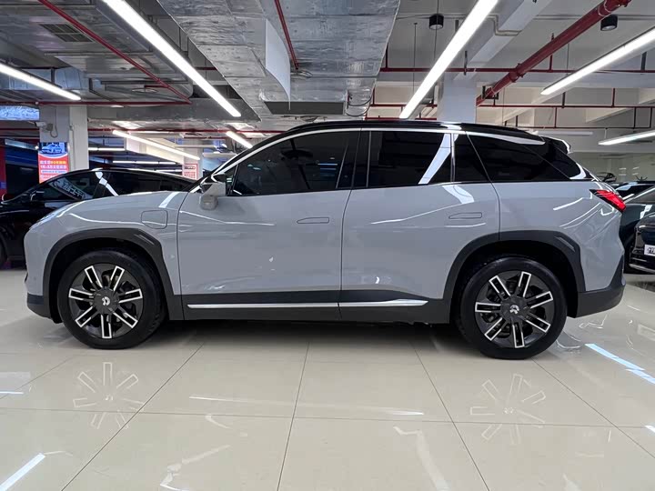 Фото 2 - Nio ES6