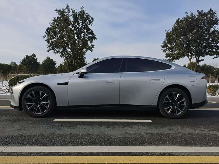 Фото 3 - XPeng P7