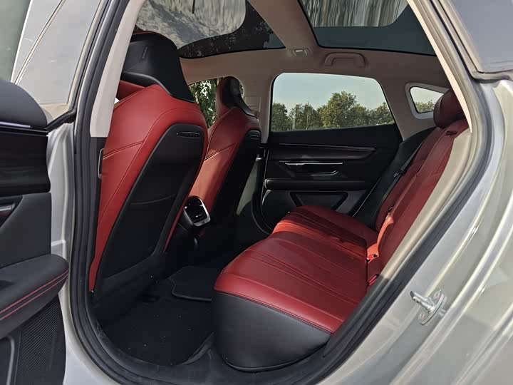 Фото 9 - XPeng P7