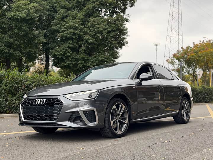 Фото 1 - Audi A4L