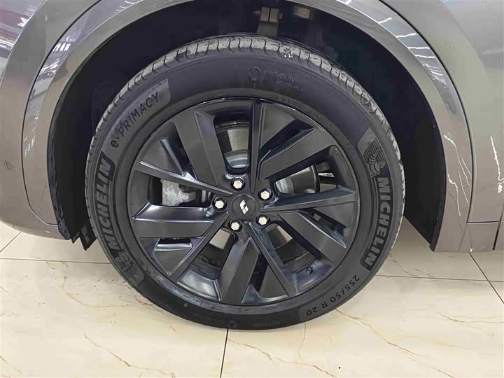 Фото 8 - LiXiang L7