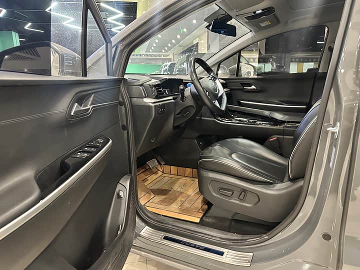 Фото 7 - Hyundai Custo