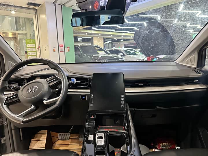 Фото 9 - Hyundai Custo