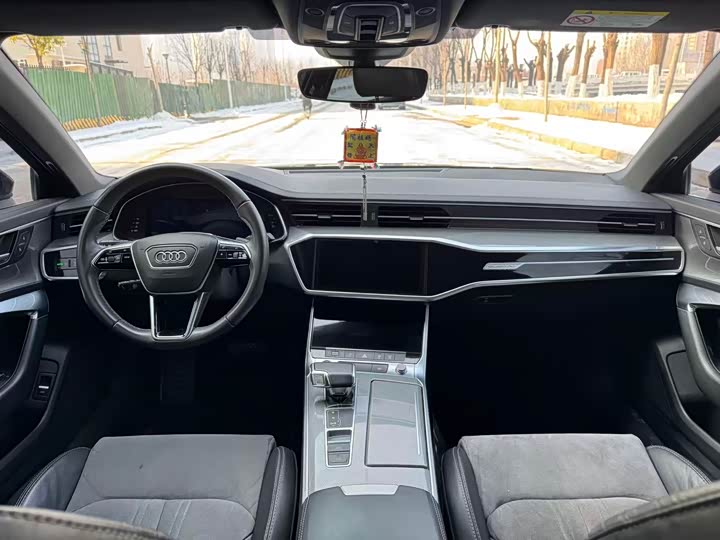 Фото 5 - Audi A6L