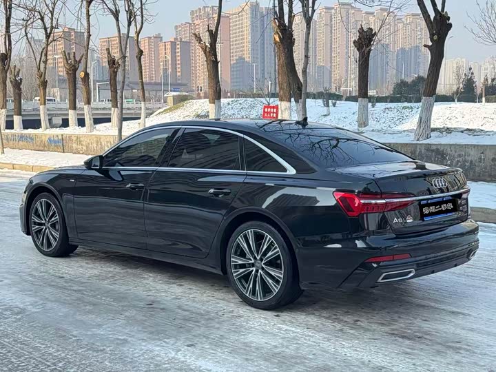 Фото 9 - Audi A6L